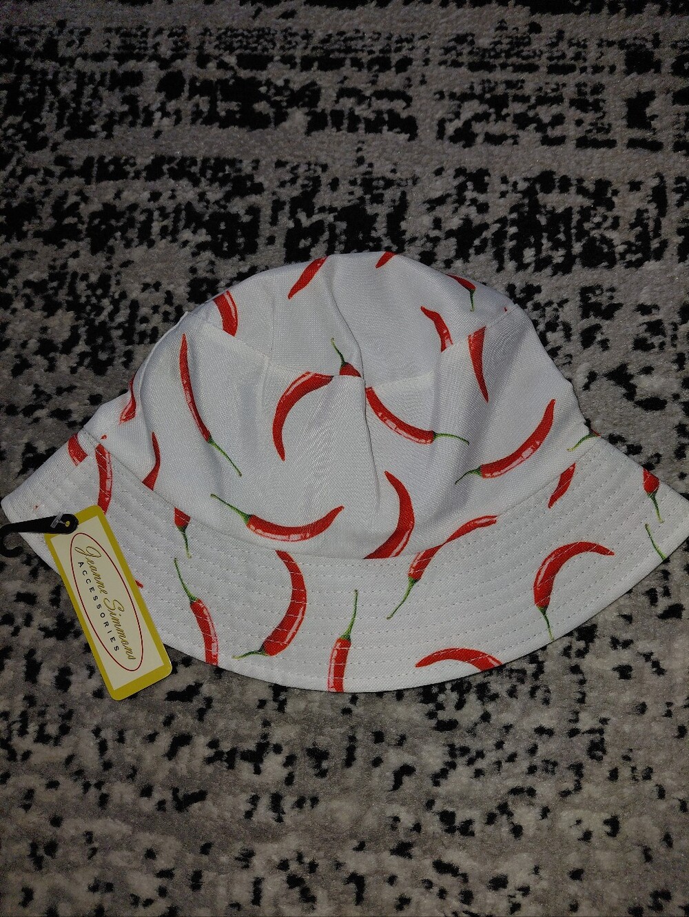 Jeanne Simmons Chili Pepper Bucket Hat White Red Cotton Short Brim NWT CC - Picture 3 of 9